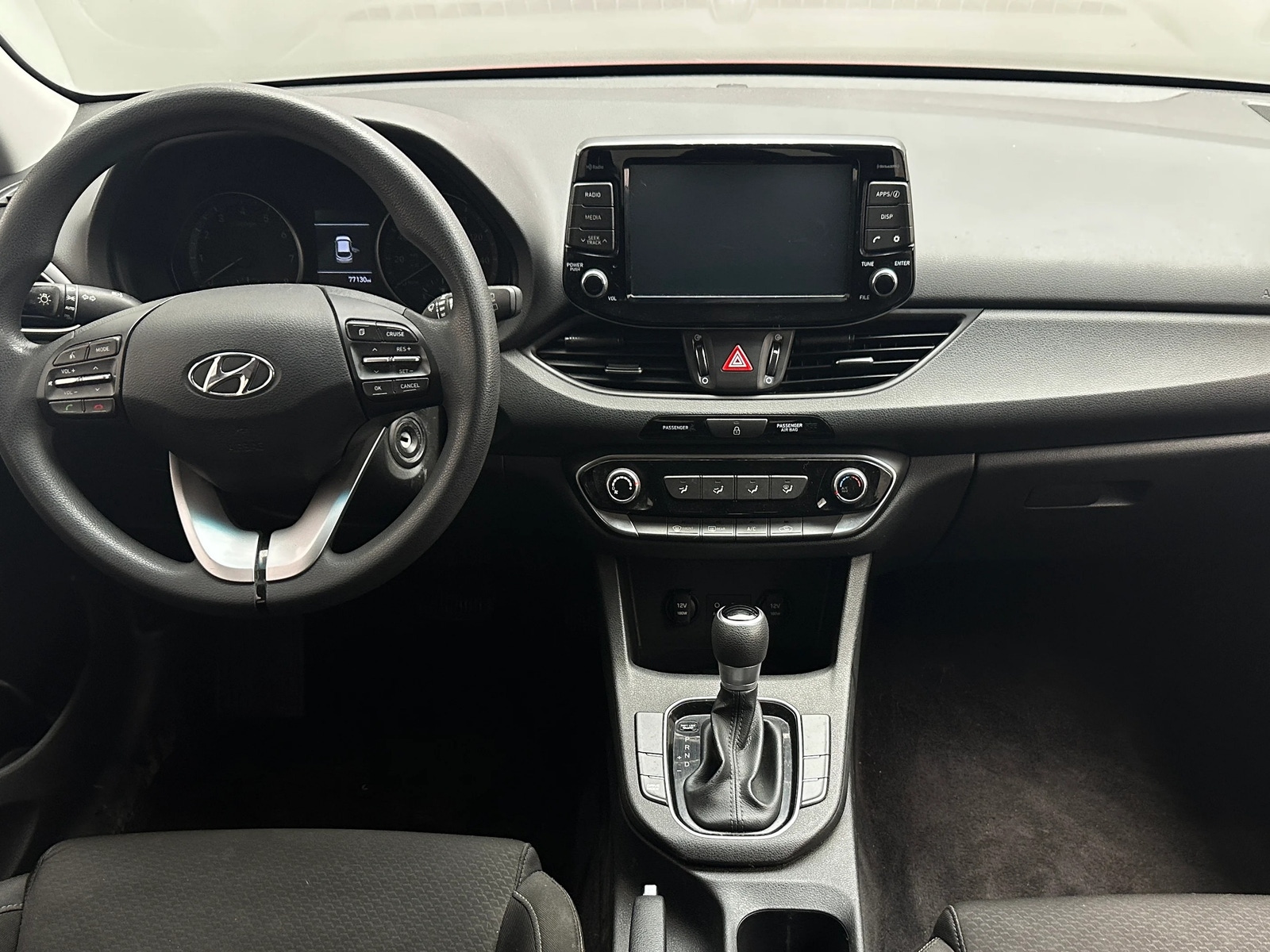 Thumbnail: 2018 Hyundai Elantra - 3