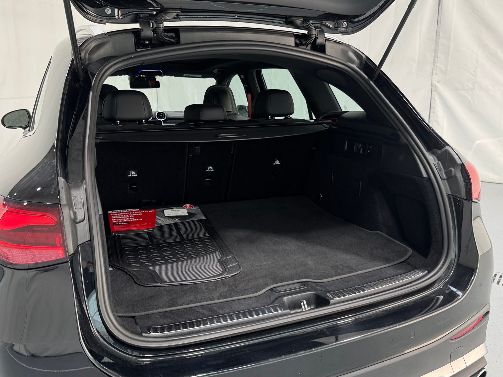 Thumbnail: 2025 Mercedes-Benz GLC - 6