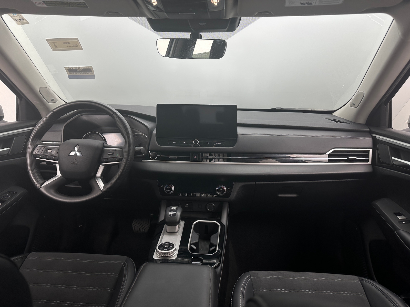 Thumbnail: 2025 Mitsubishi Outlander - 2