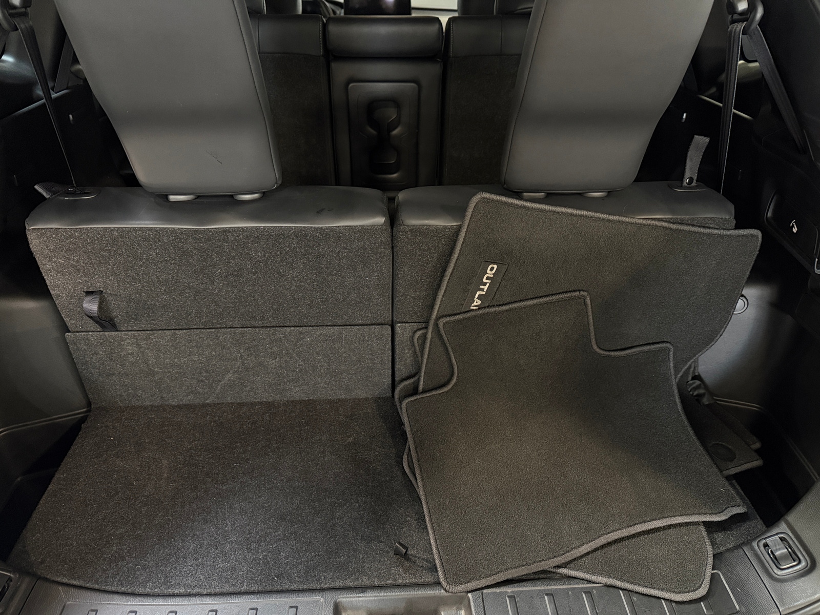 Thumbnail: 2025 Mitsubishi Outlander - 6