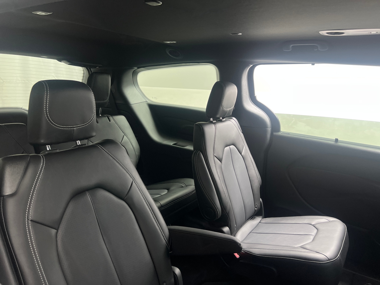 Thumbnail: 2025 Chrysler Pacifica - 5