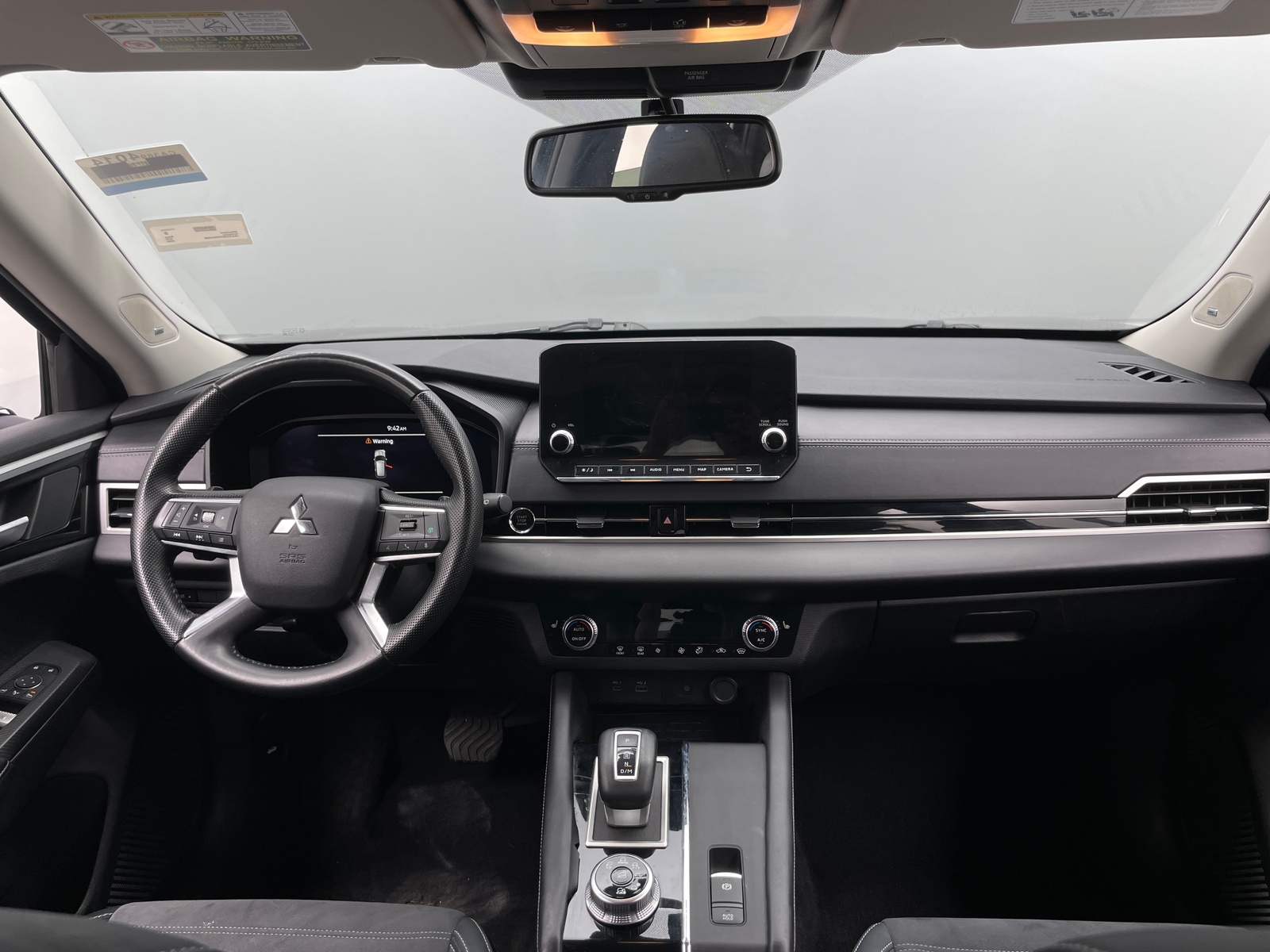 Thumbnail: 2024 Mitsubishi Outlander - 2