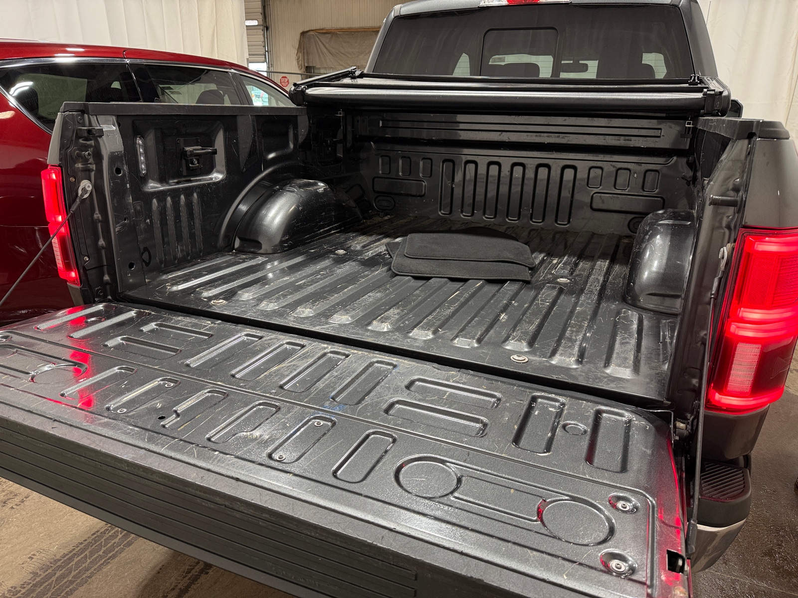 Thumbnail: 2018 Ford Econoline - 6