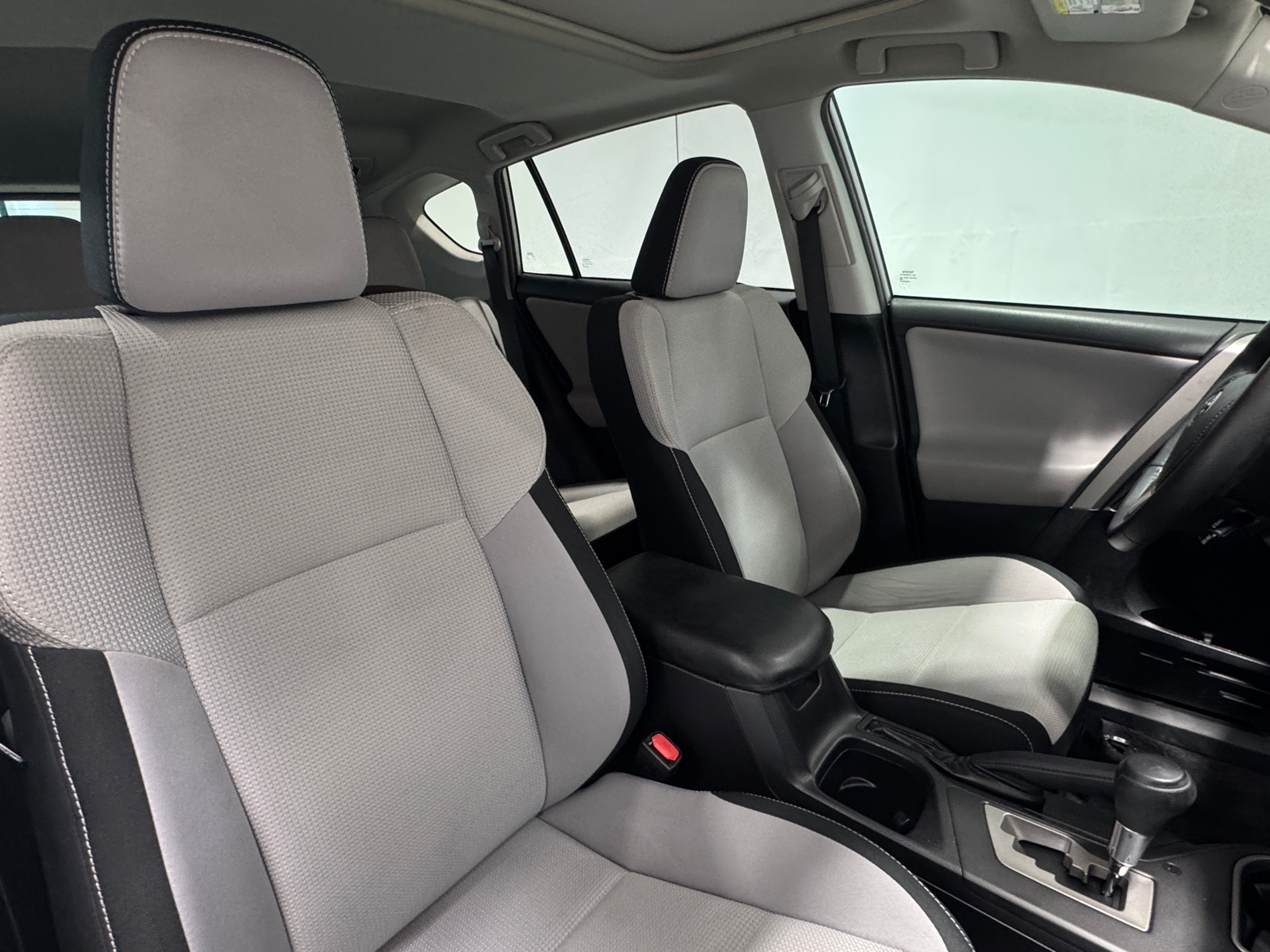 Thumbnail: 2018 Toyota RAV4 - 2