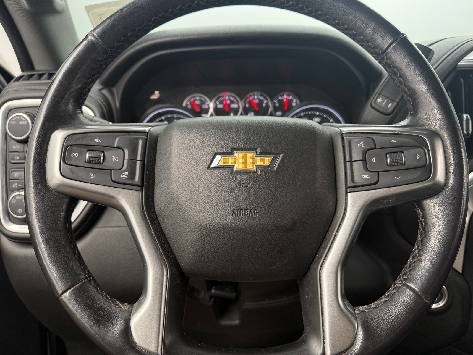 Thumbnail: 2021 Chevrolet Silverado 1500 - 5