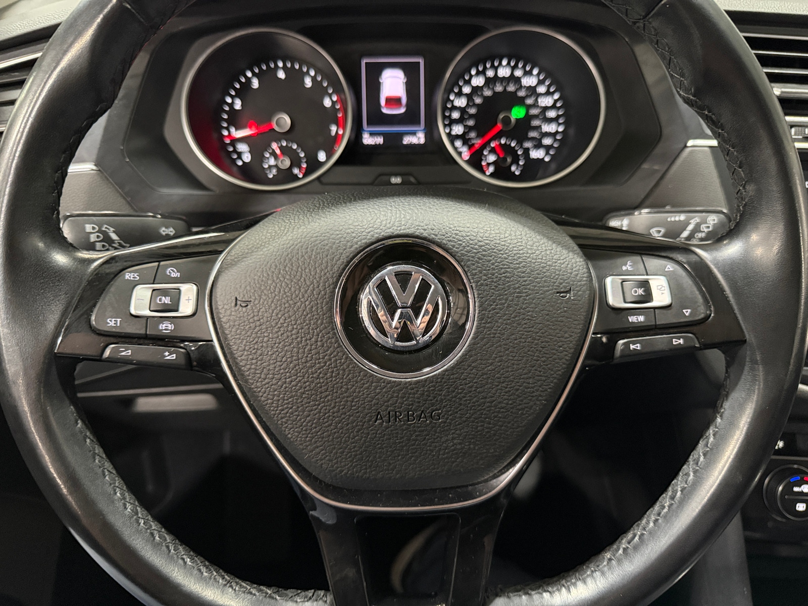 Thumbnail: 2019 Volkswagen Tiguan - 4