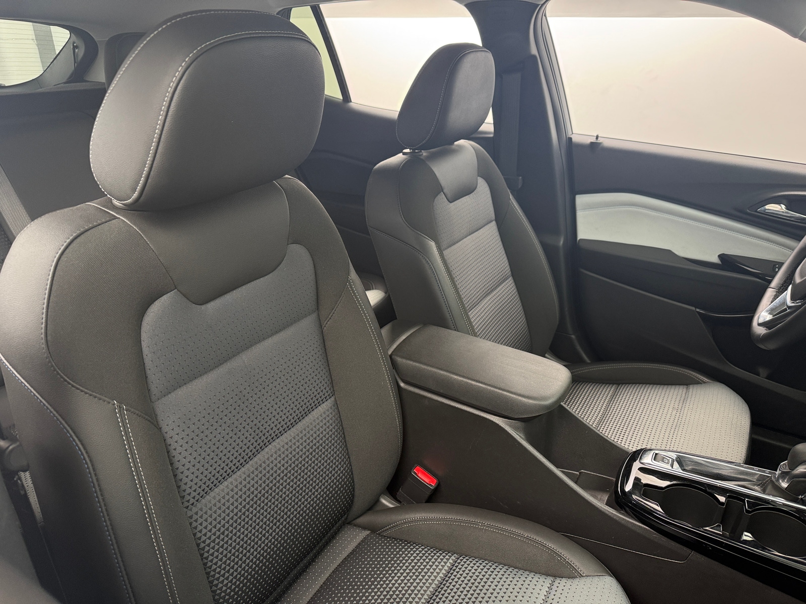 Thumbnail: 2025 Chevrolet Trax - 2