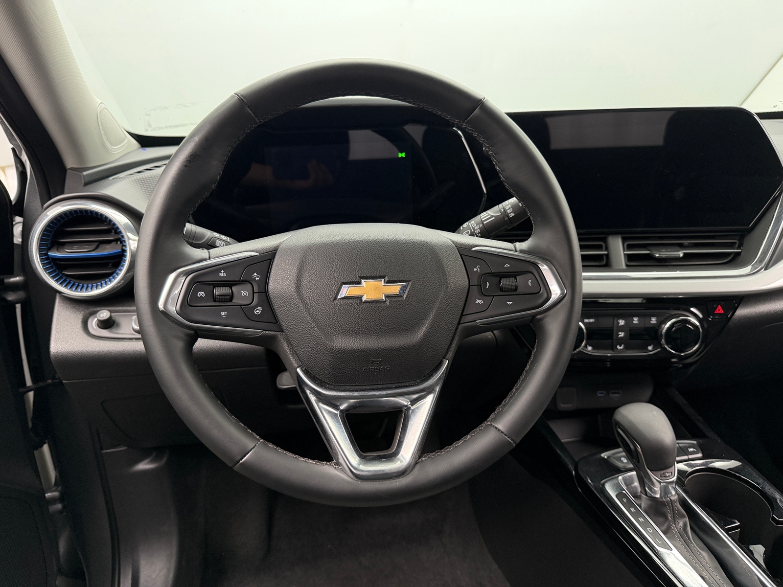 Thumbnail: 2025 Chevrolet Trax - 5