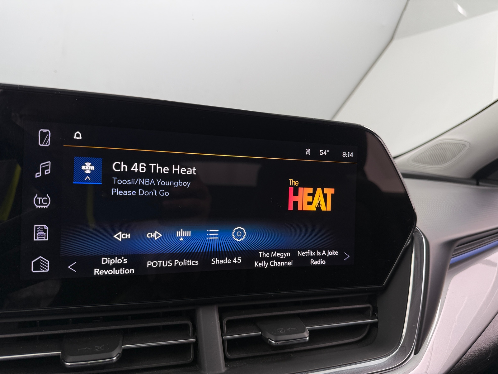 Thumbnail: 2025 Chevrolet Trax - 4