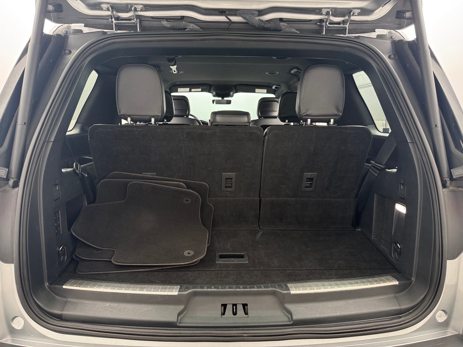 Thumbnail: 2023 Lincoln Navigator - 6