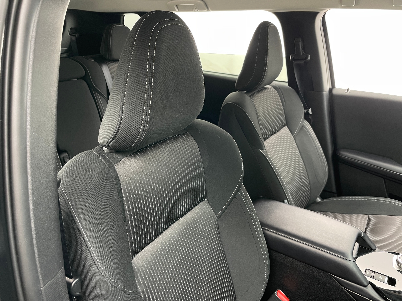 Thumbnail: 2025 Mitsubishi Outlander - 2