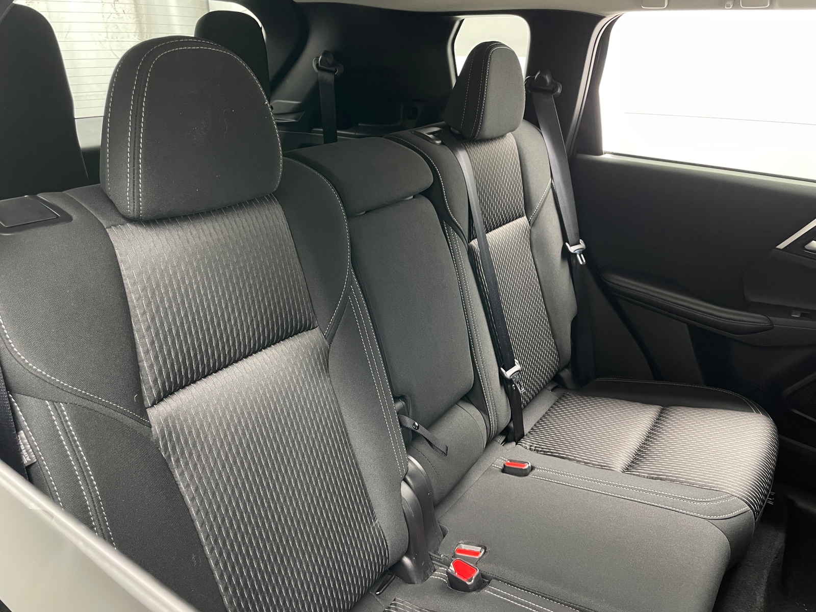 Thumbnail: 2025 Mitsubishi Outlander - 6