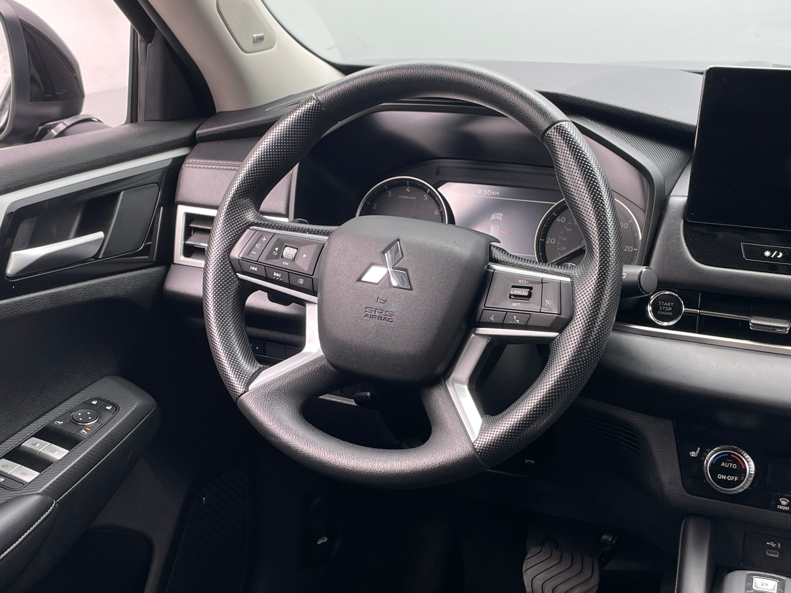 Thumbnail: 2025 Mitsubishi Outlander - 5