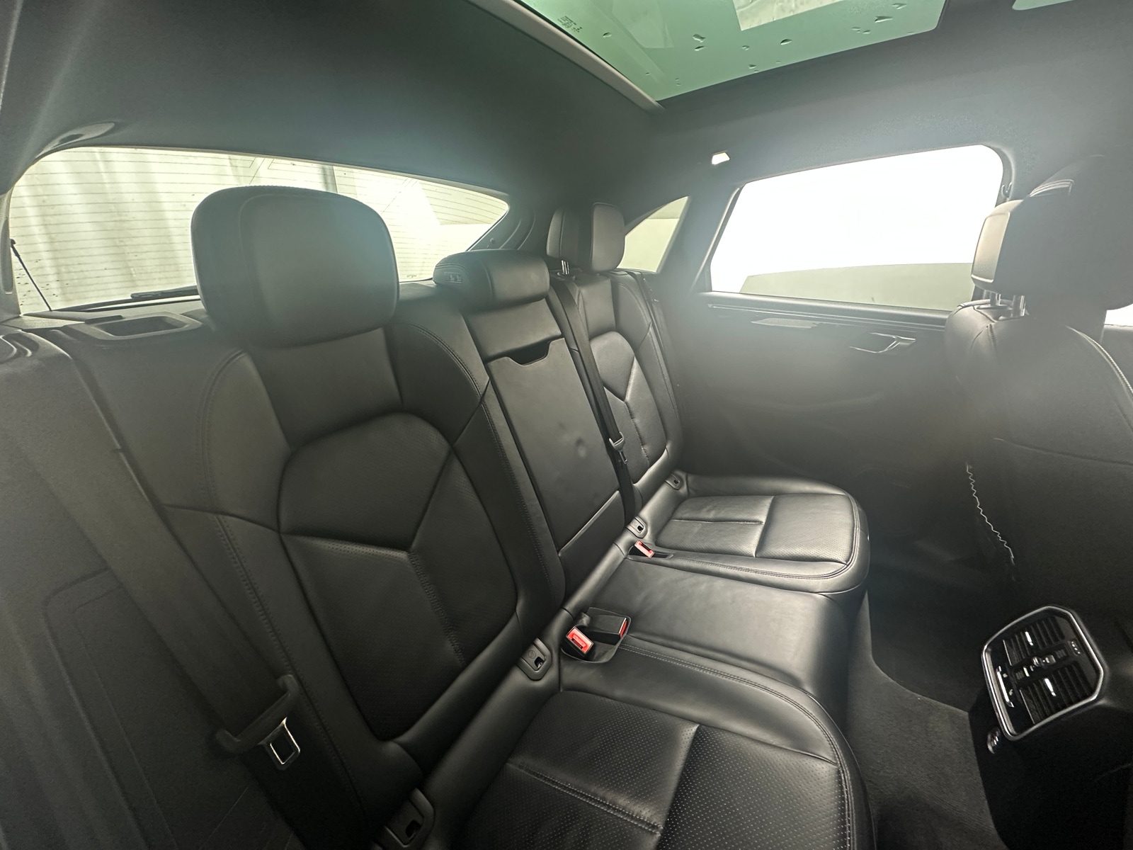 Thumbnail: 2017 Porsche Macan - 5