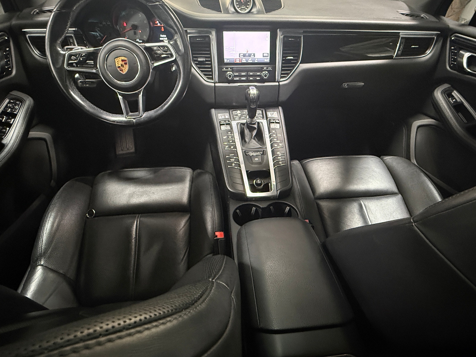 Thumbnail: 2017 Porsche Macan - 2