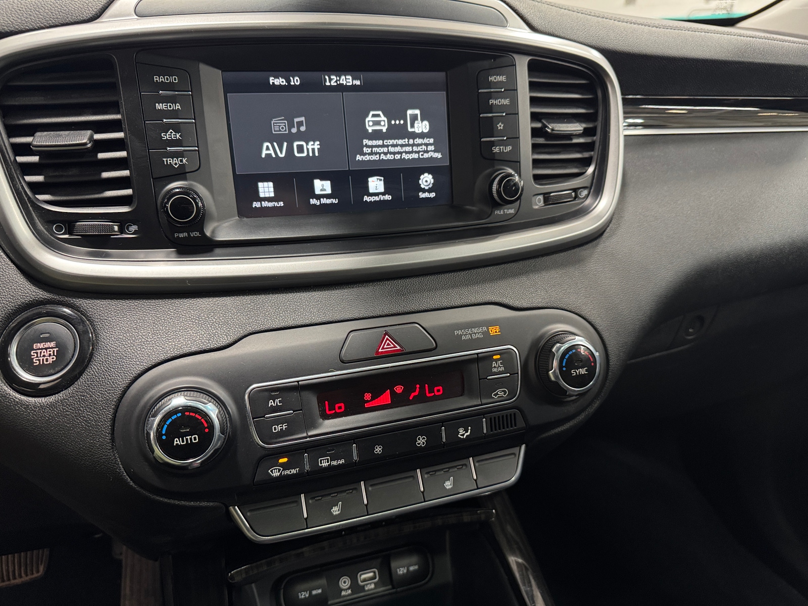 Thumbnail: 2020 Kia Sorento - 3