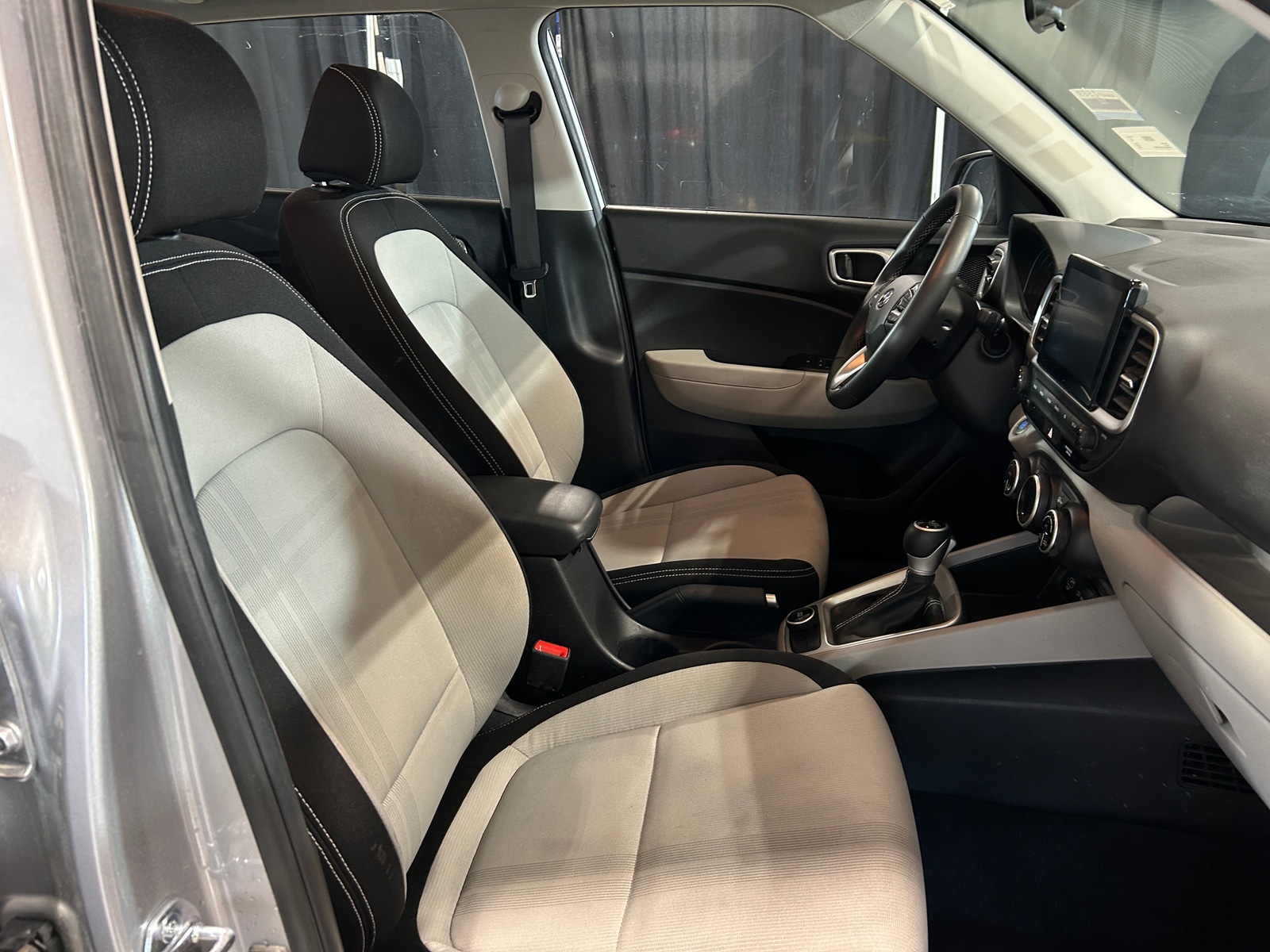 Thumbnail: 2025 Hyundai Venue - 2