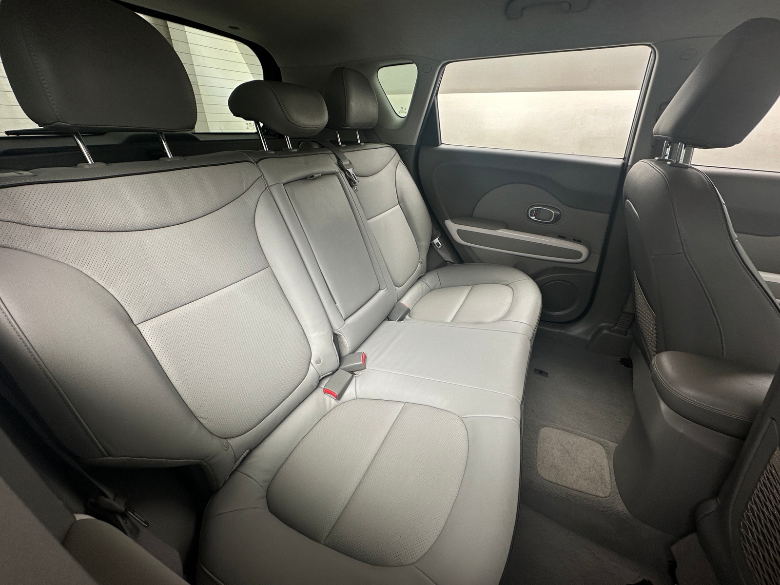 Thumbnail: 2017 Kia Soul EV - 5