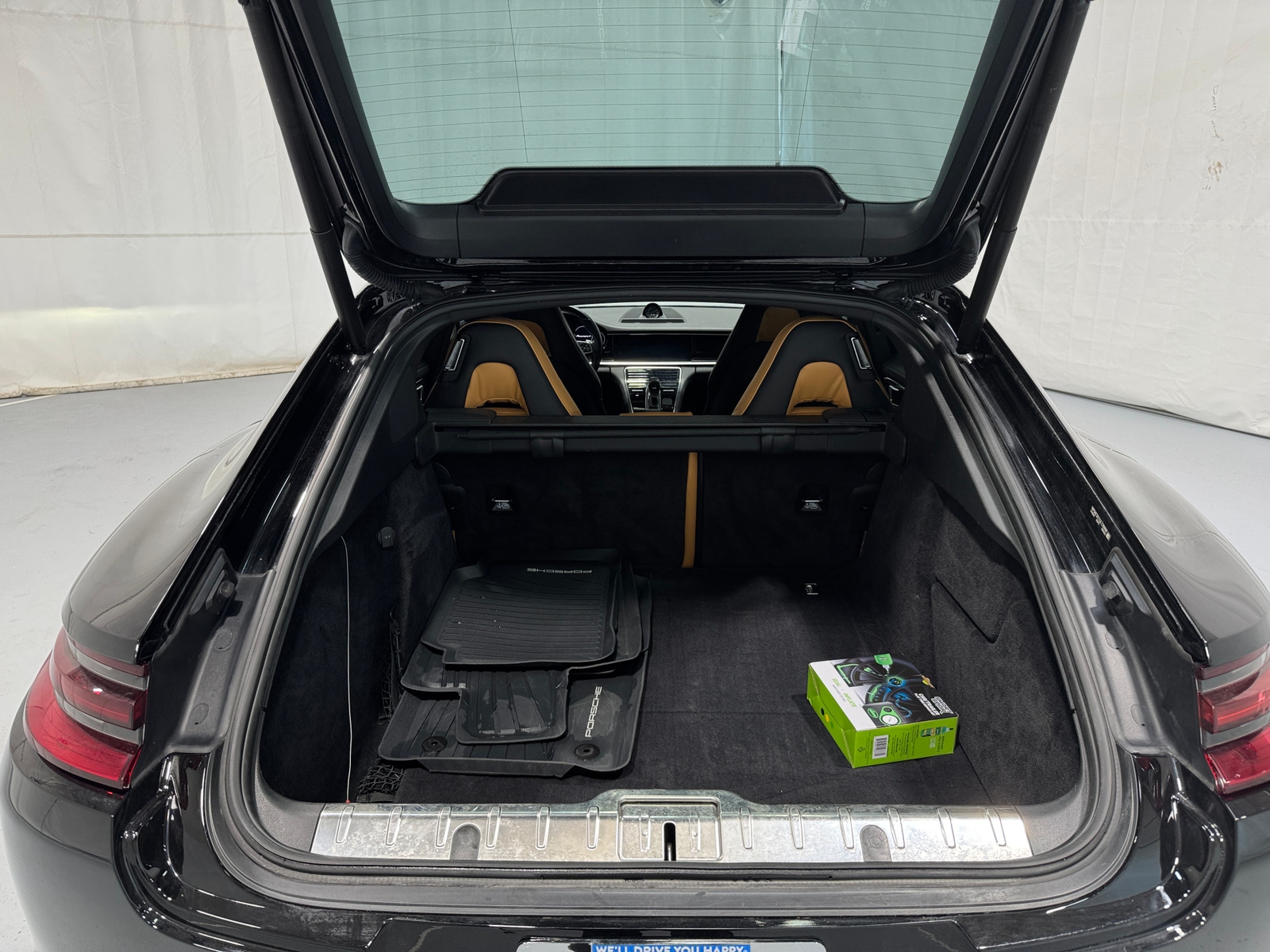 Thumbnail: 2018 Porsche Panamera - 6