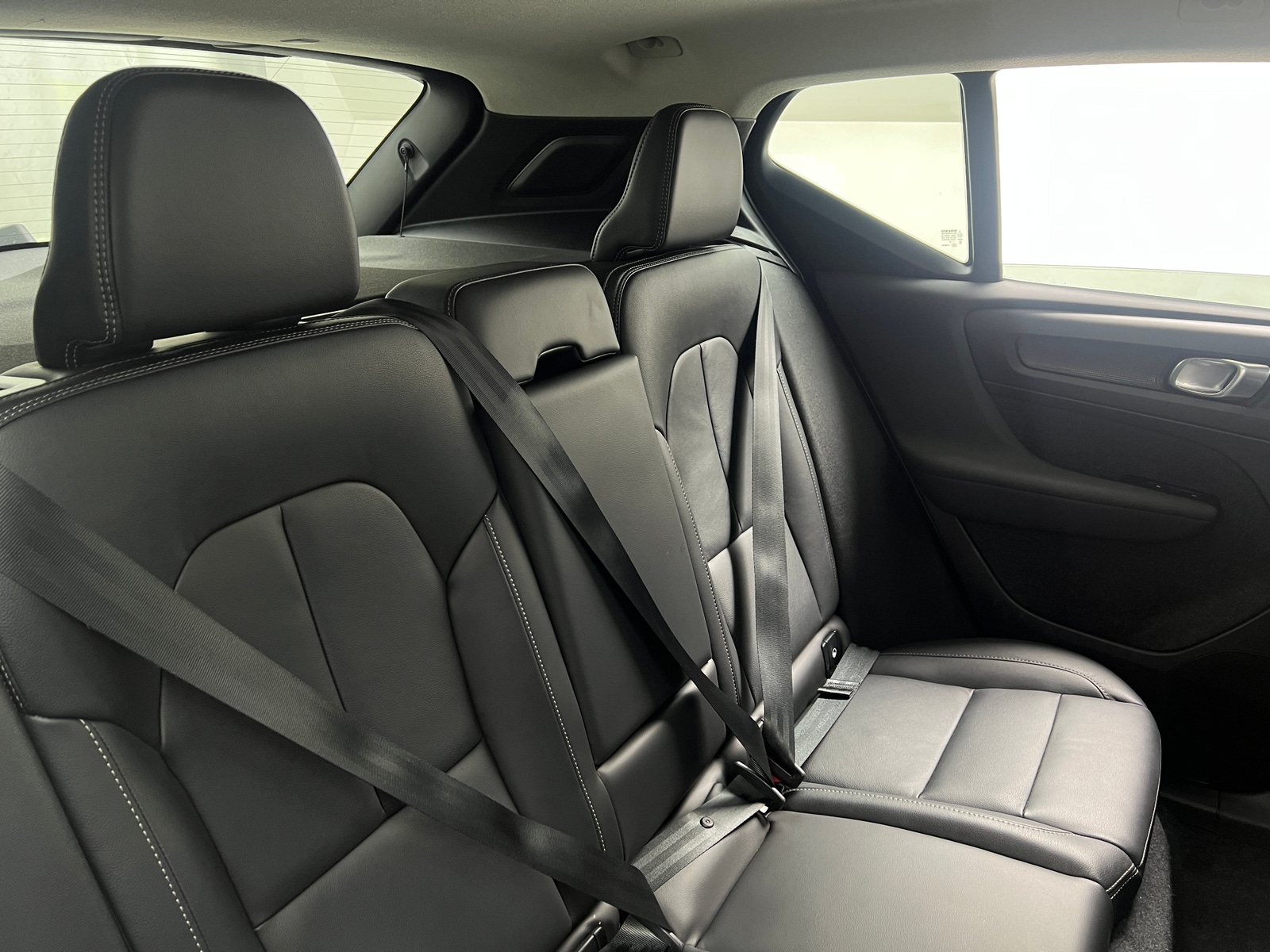 Thumbnail: 2025 Volvo XC40 - 6