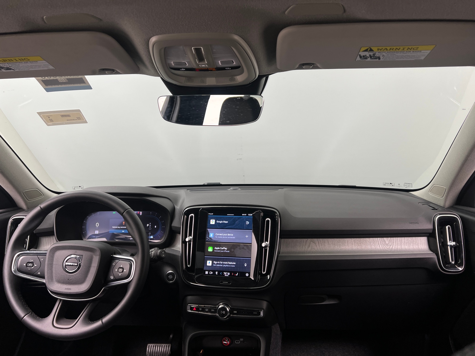 Thumbnail: 2025 Volvo XC40 - 3