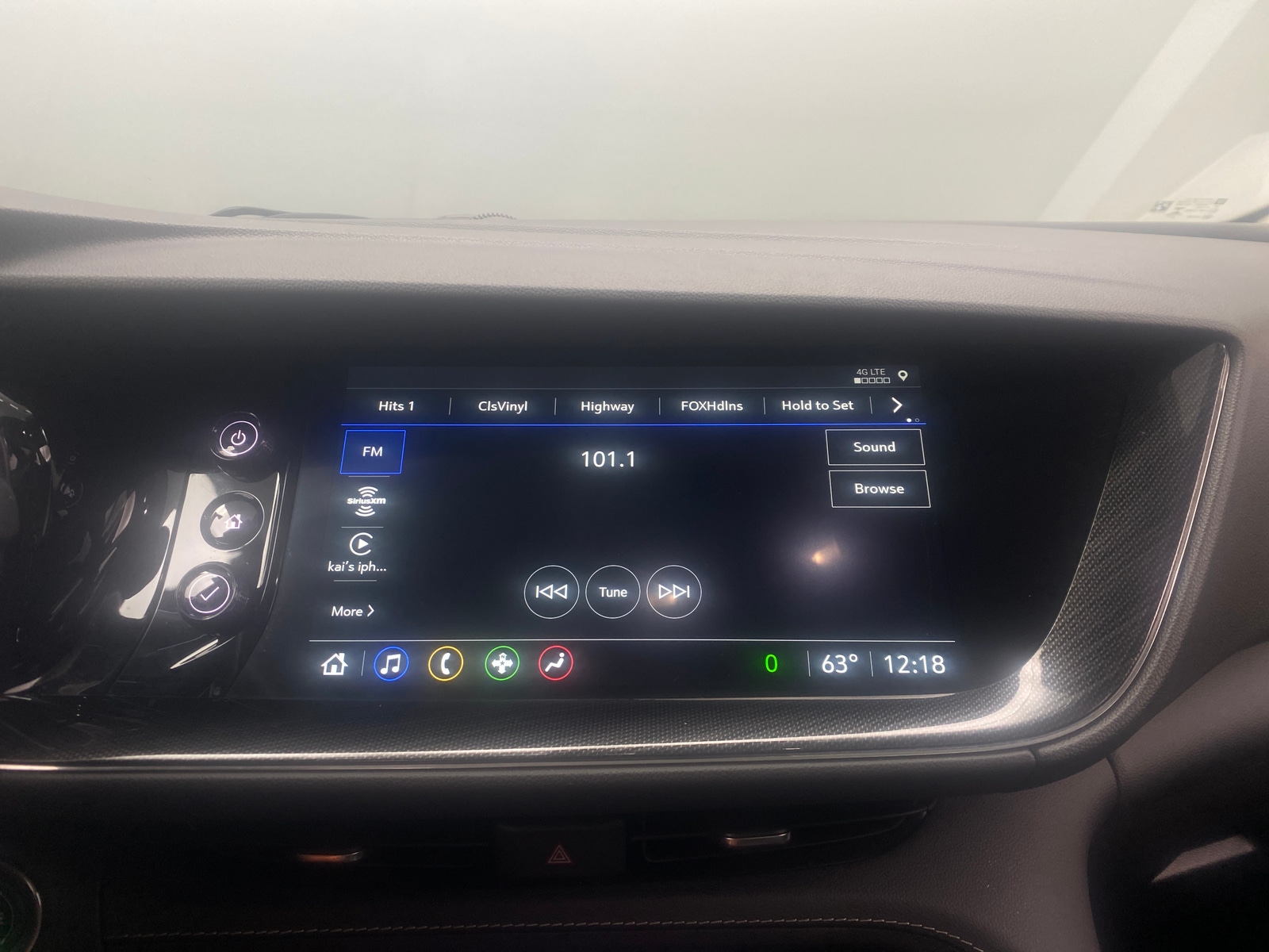 Thumbnail: 2023 Buick Envision - 3