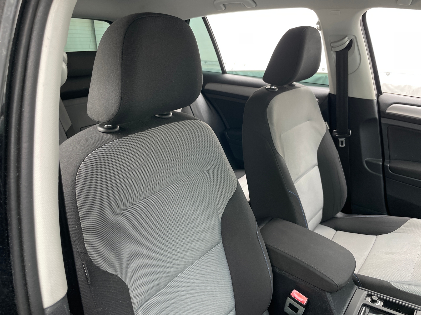 Thumbnail: 2016 Volkswagen e-Golf - 2