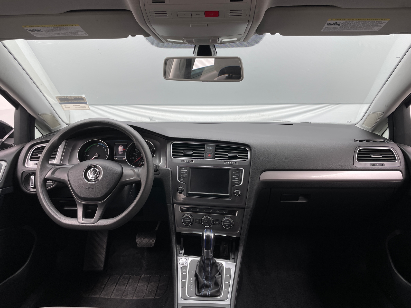 Thumbnail: 2016 Volkswagen e-Golf - 3