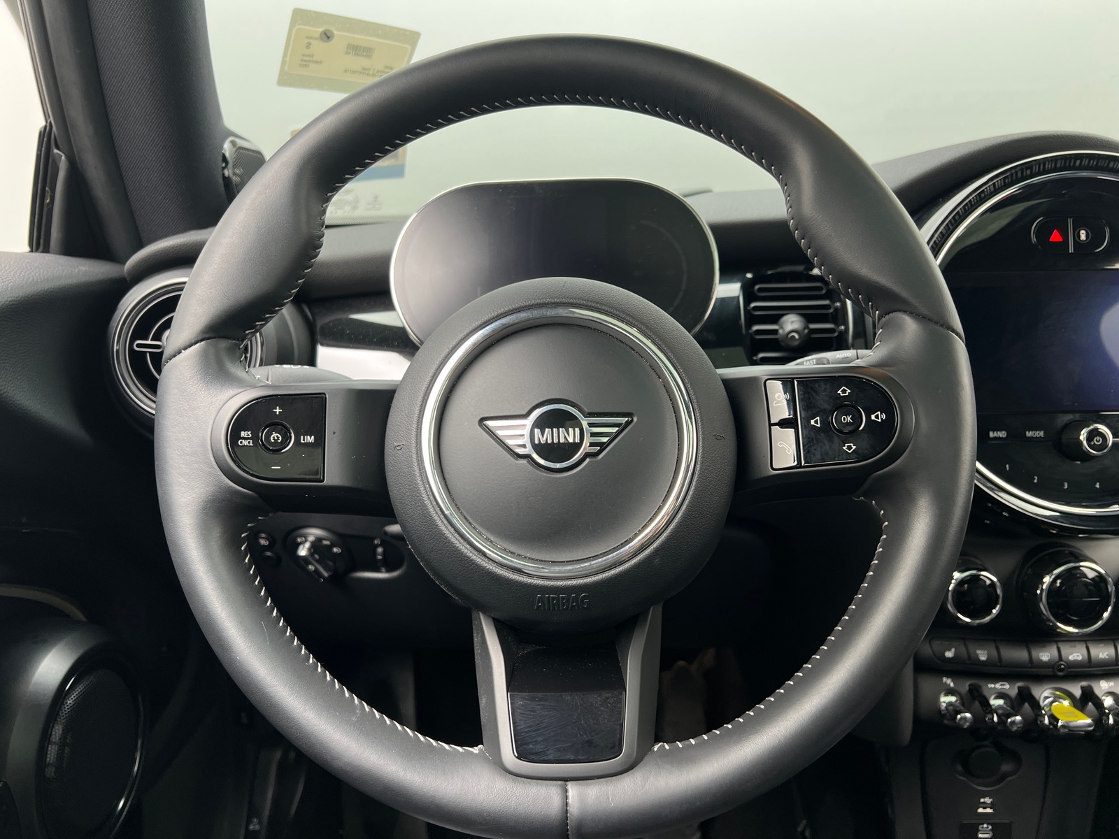 Thumbnail: 2023 MINI Cooper Hardtop - 4