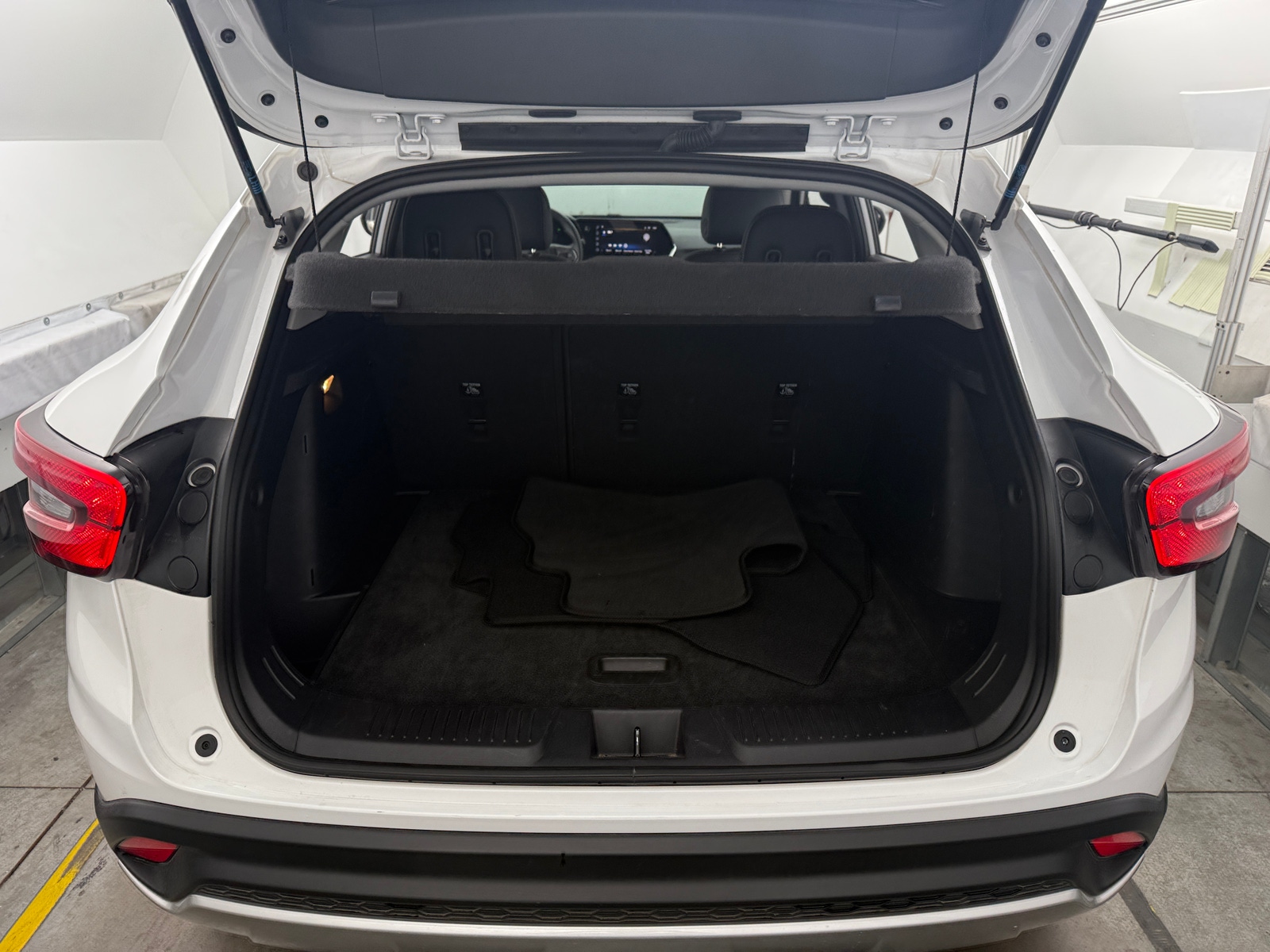 Thumbnail: 2025 Chevrolet Trax - 7