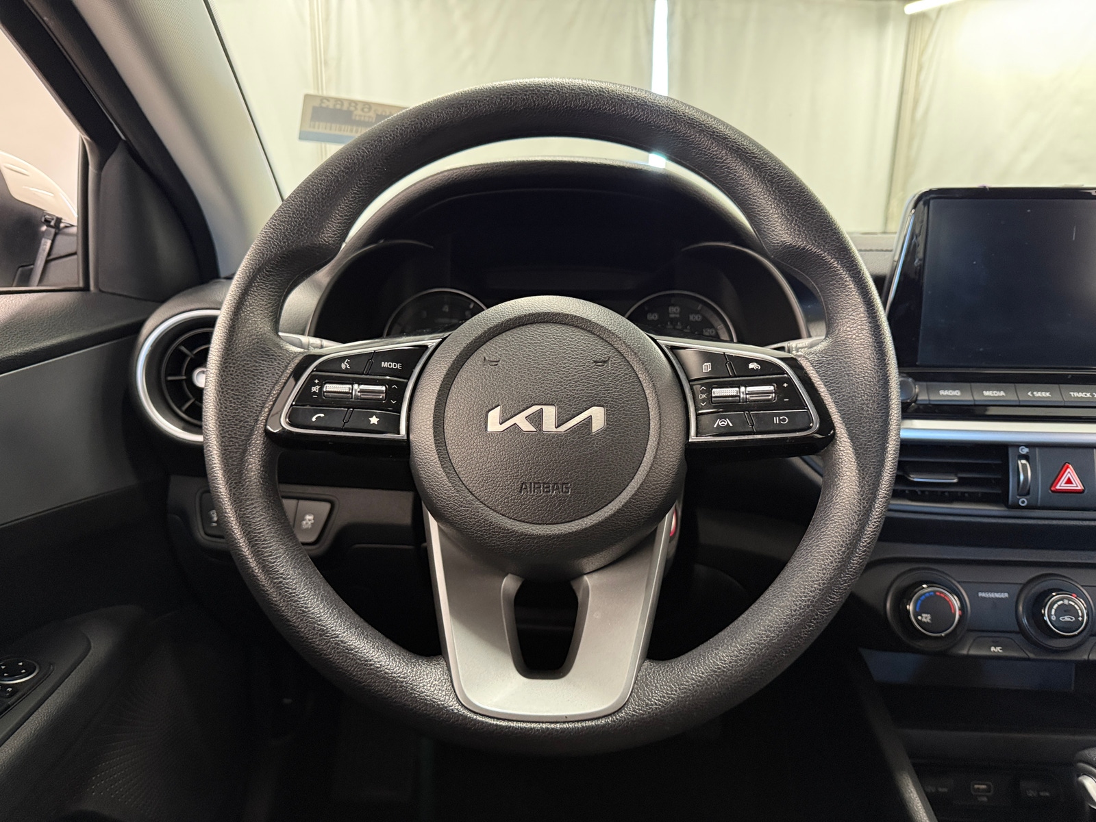 Thumbnail: 2023 Kia Forte - 5