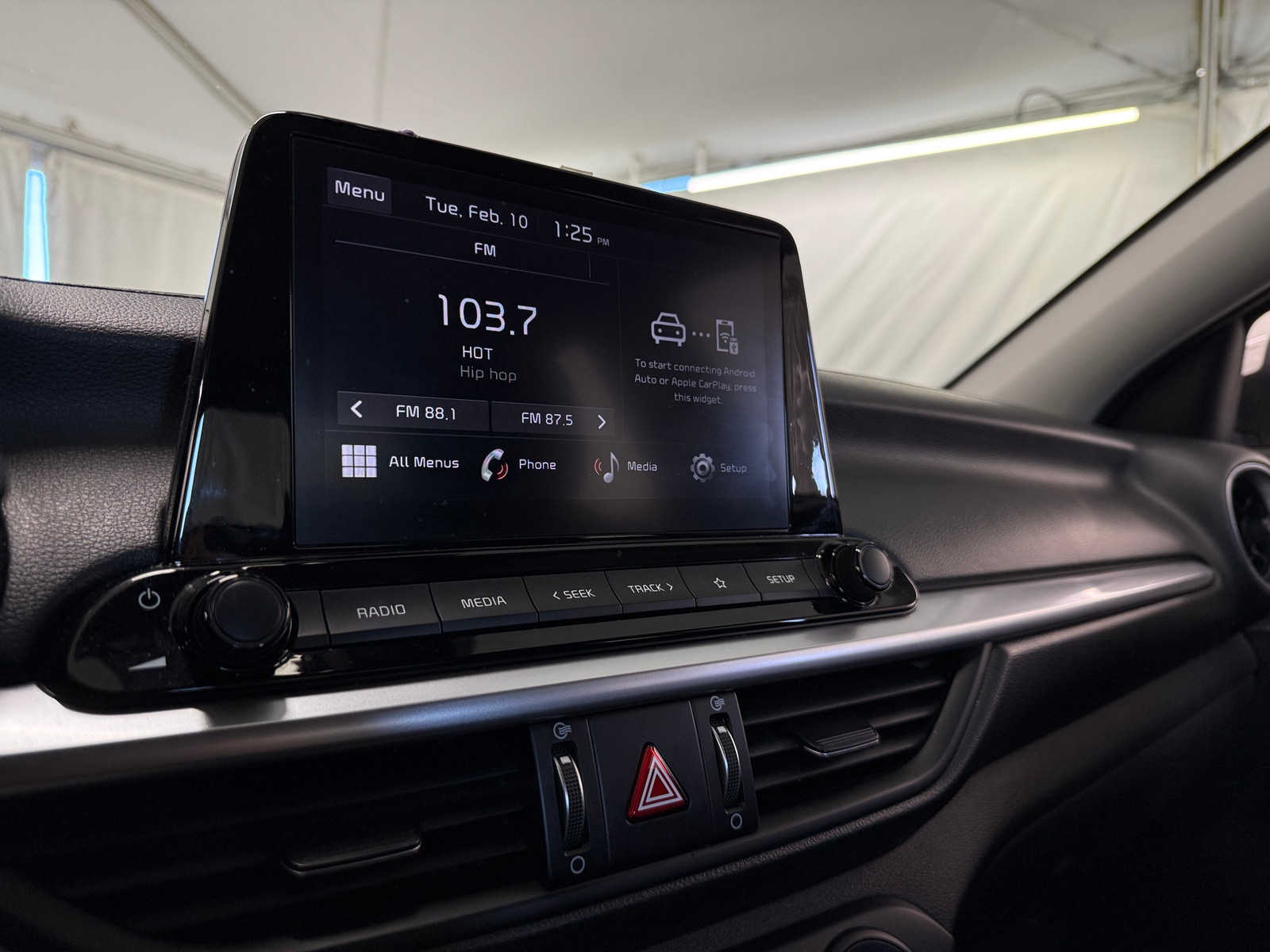 Thumbnail: 2023 Kia Forte - 4