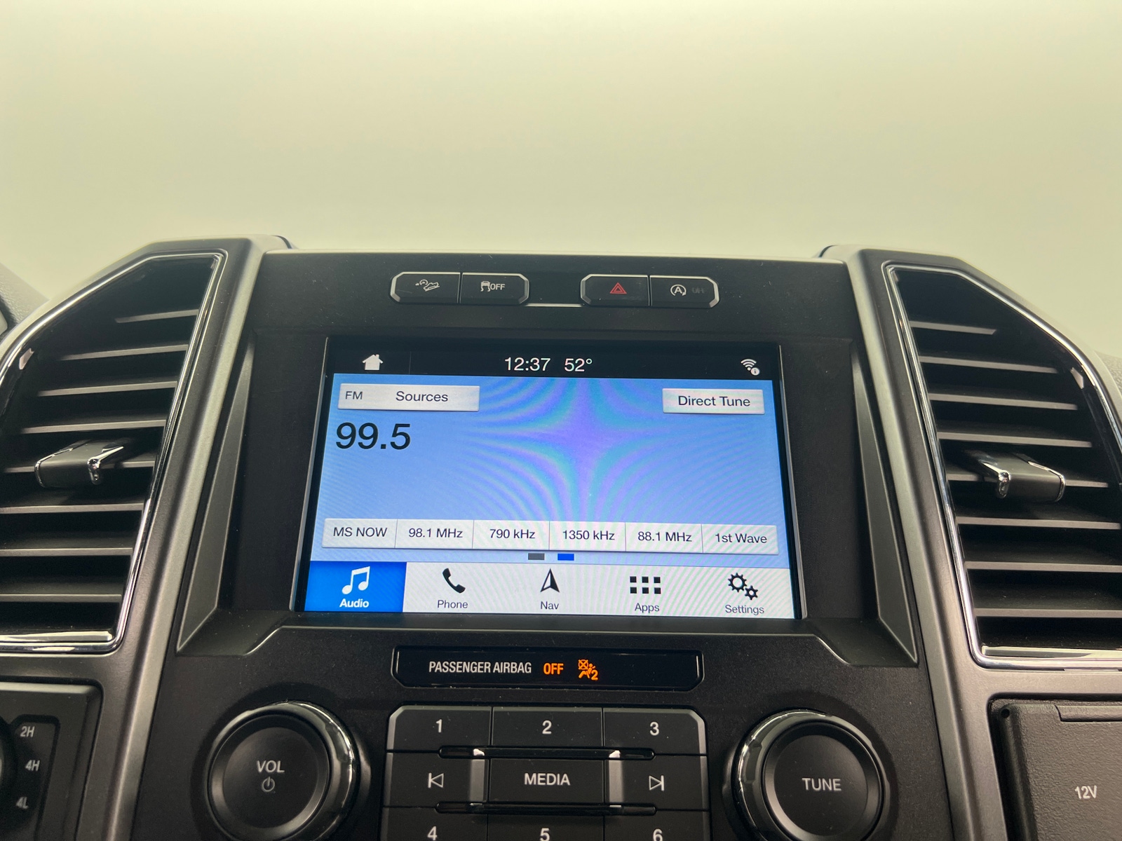 Thumbnail: 2019 Ford Econoline - 4