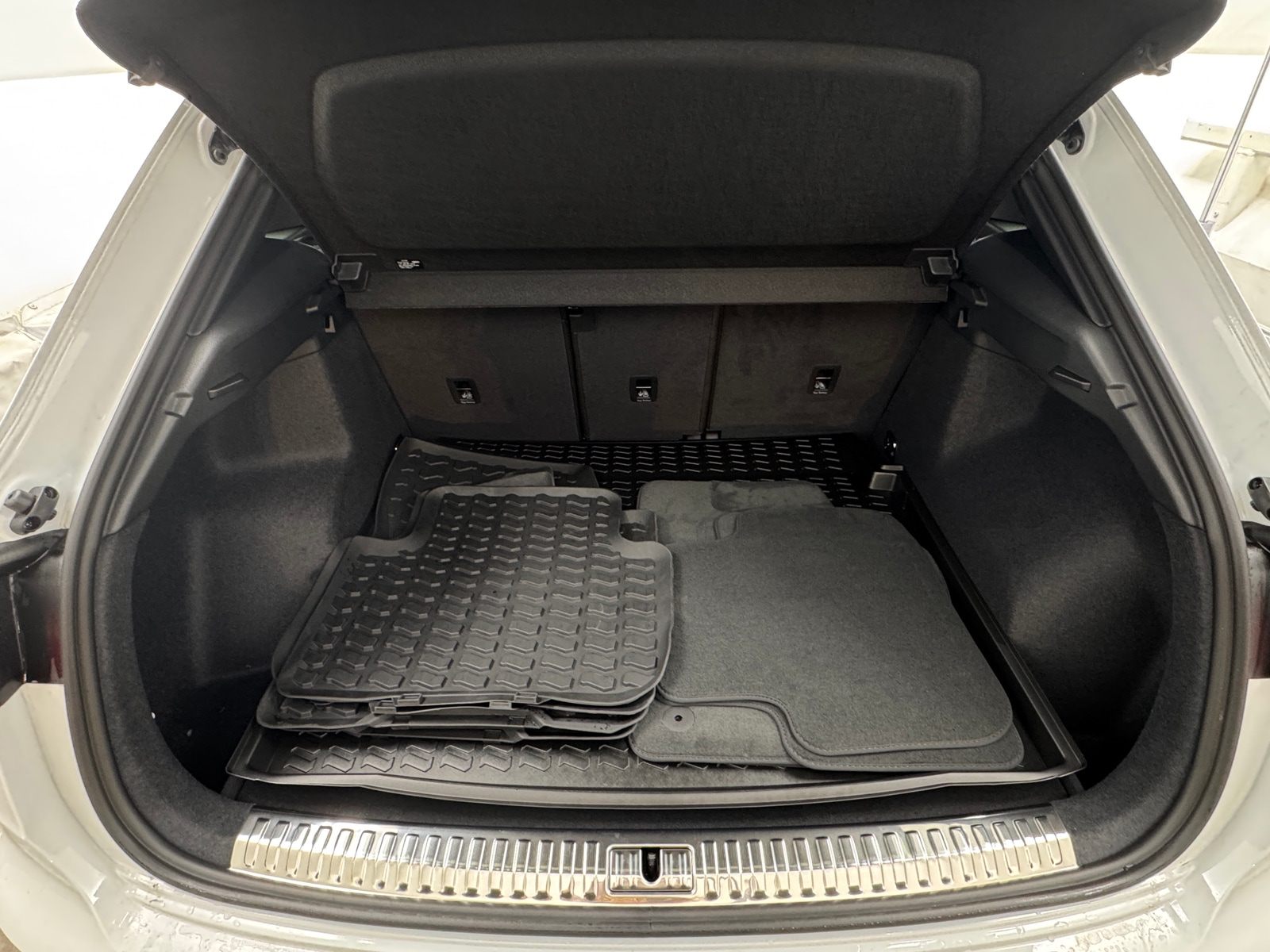 Thumbnail: 2025 Audi Q3 - 6