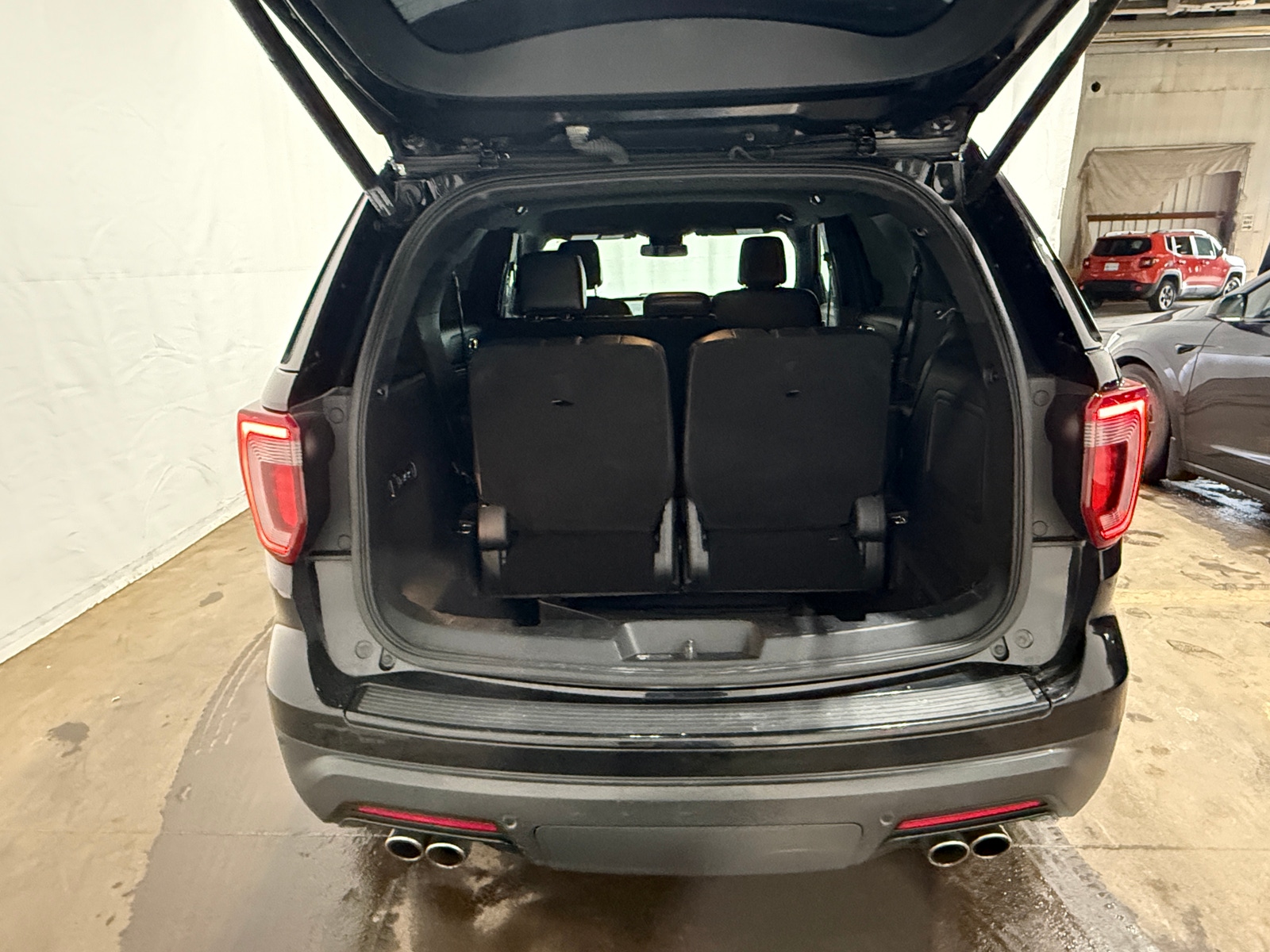 Thumbnail: 2018 Ford Explorer - 6