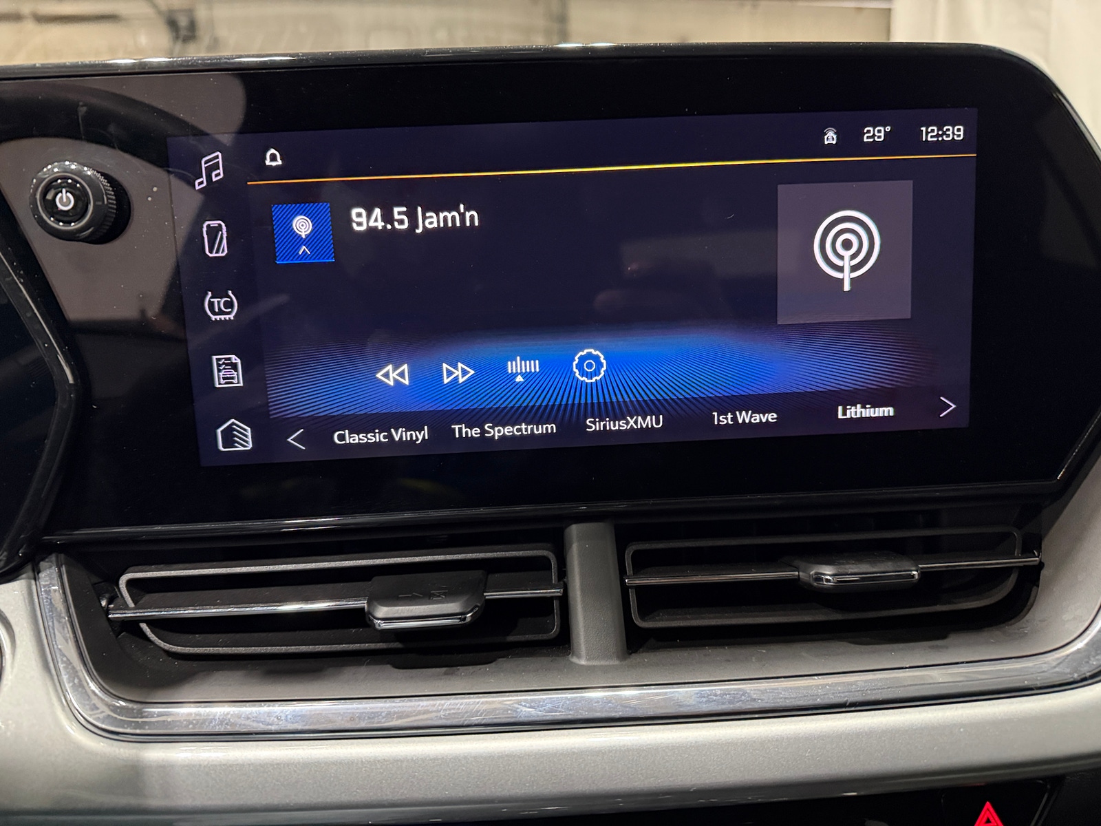 Thumbnail: 2025 Chevrolet Trax - 4