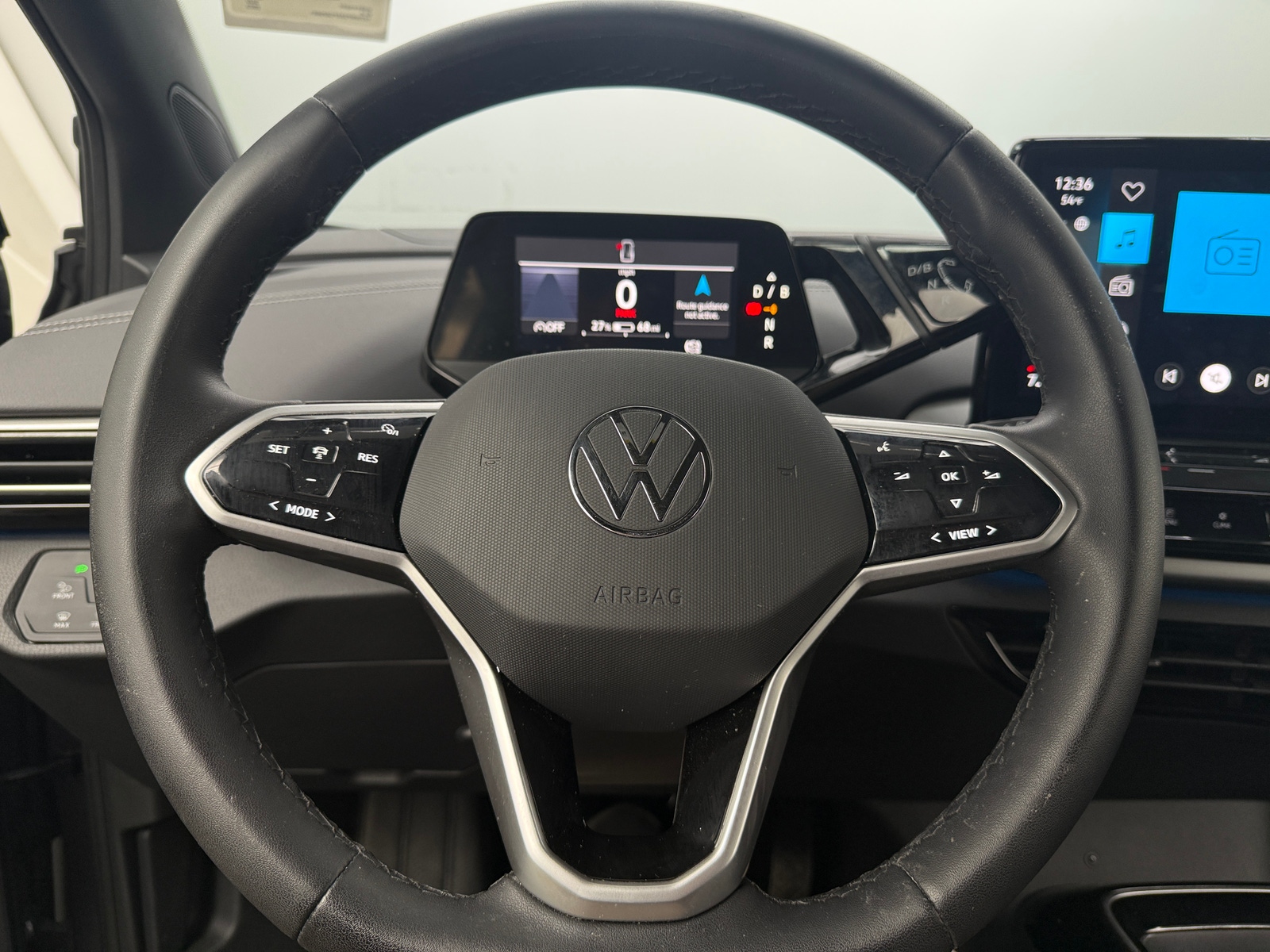 Thumbnail: 2023 Volkswagen ID.4 - 4