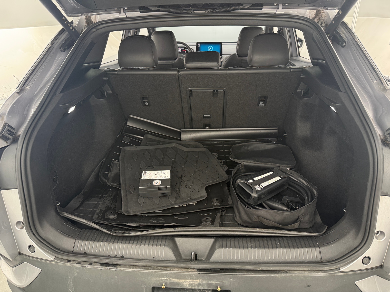 Thumbnail: 2023 Volkswagen ID.4 - 6