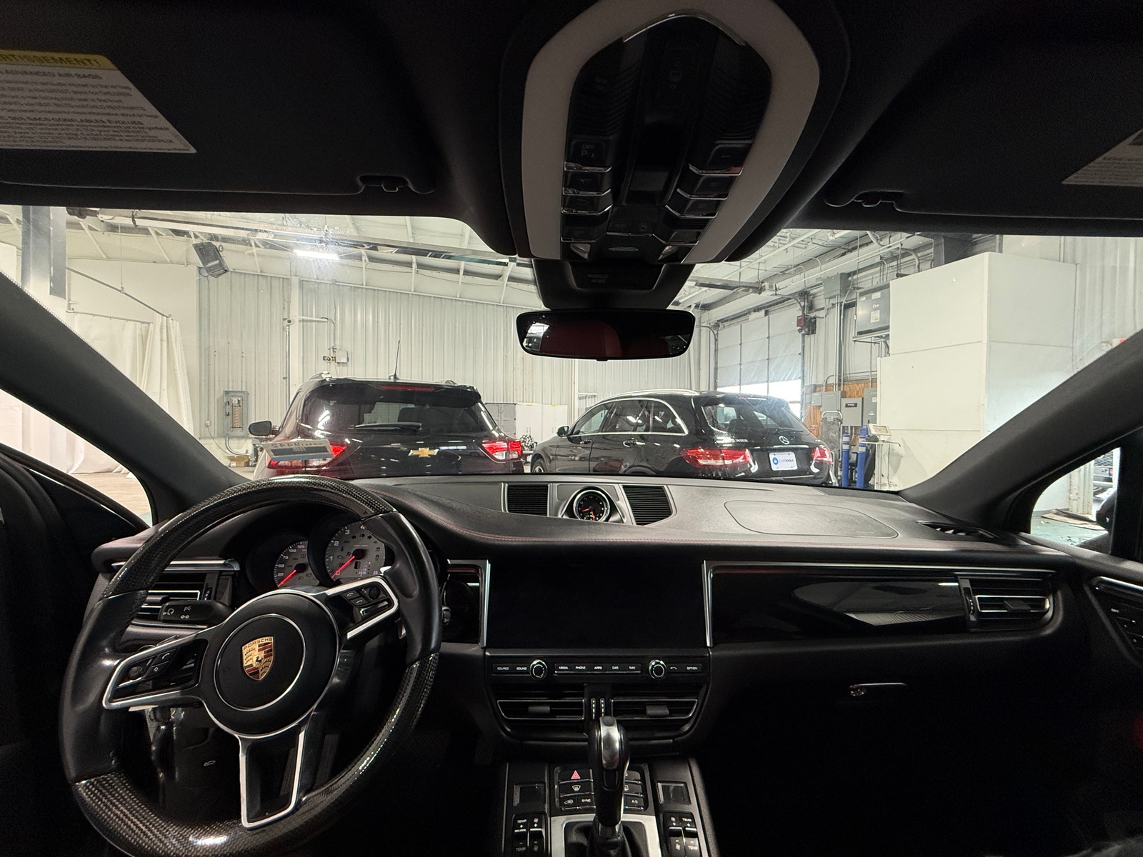 Thumbnail: 2019 Porsche Macan - 2