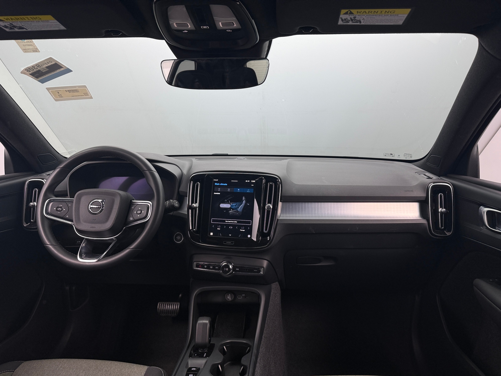 Thumbnail: 2024 Volvo XC40 - 3