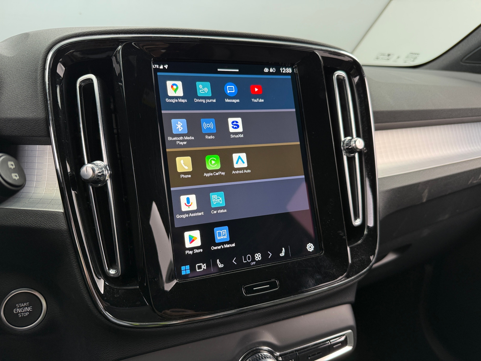 Thumbnail: 2024 Volvo XC40 - 4