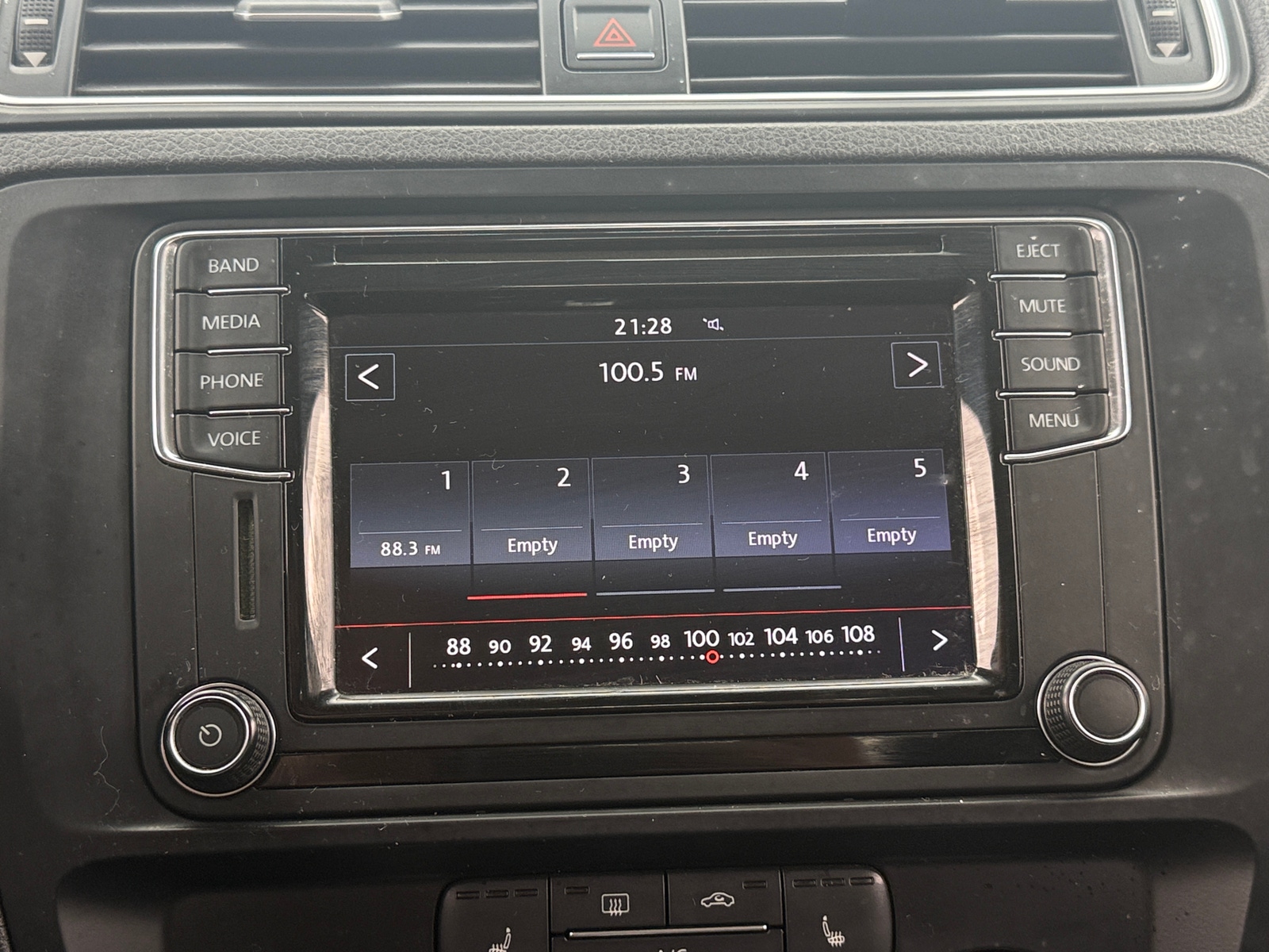 Thumbnail: 2017 Volkswagen Jetta - 3