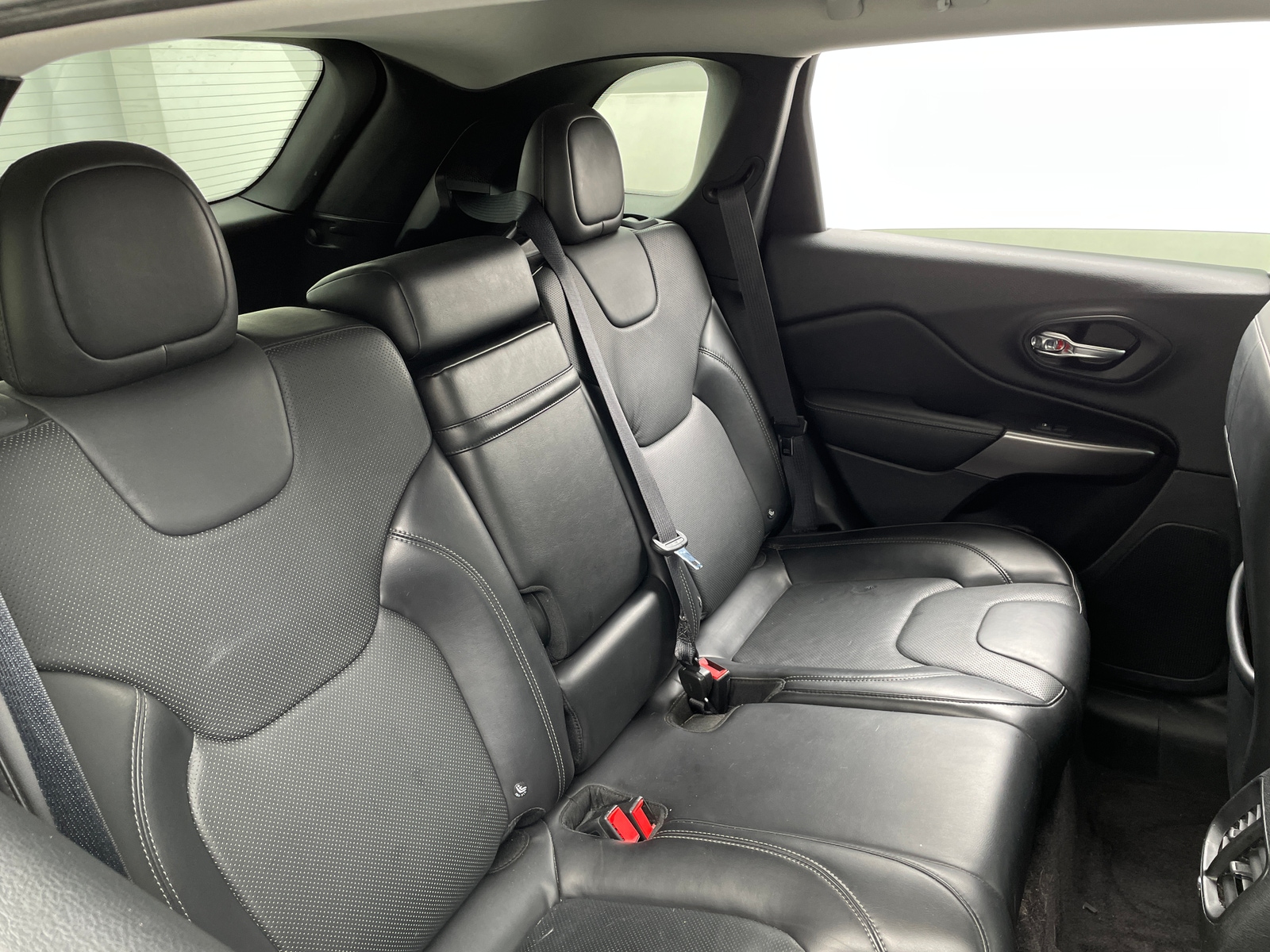 Thumbnail: 2019 Jeep Cherokee - 5