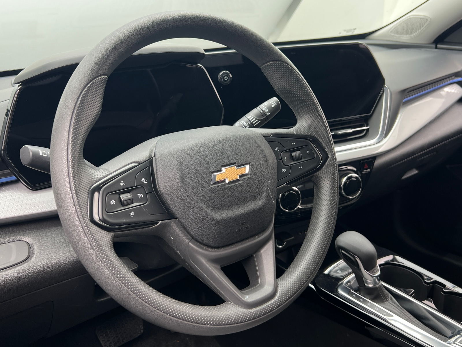 Thumbnail: 2025 Chevrolet Trax - 5