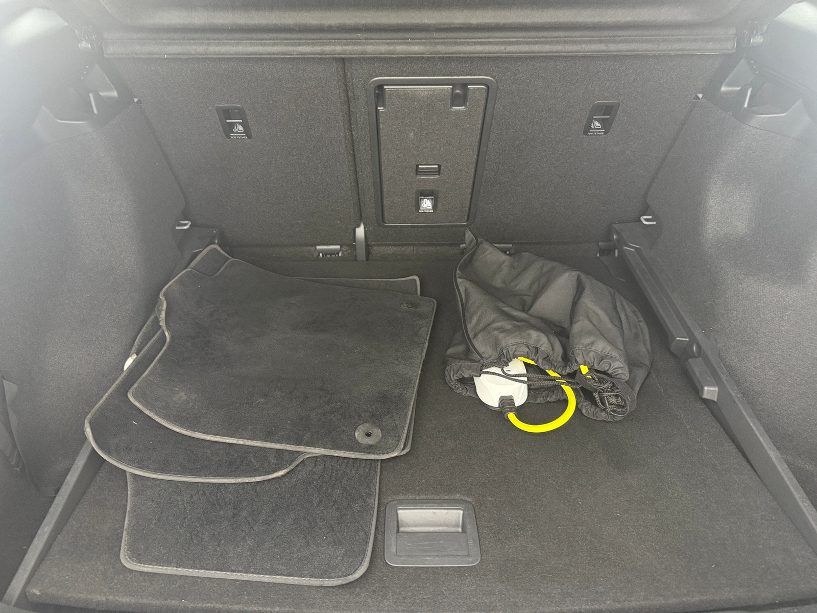 Thumbnail: 2022 Volkswagen ID.4 - 6