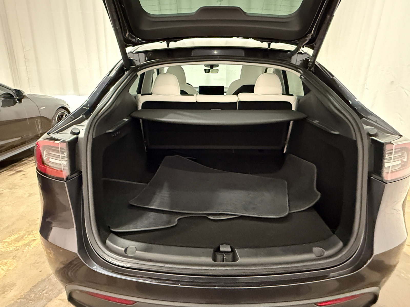 Thumbnail: 2024 Tesla Model Y - 6