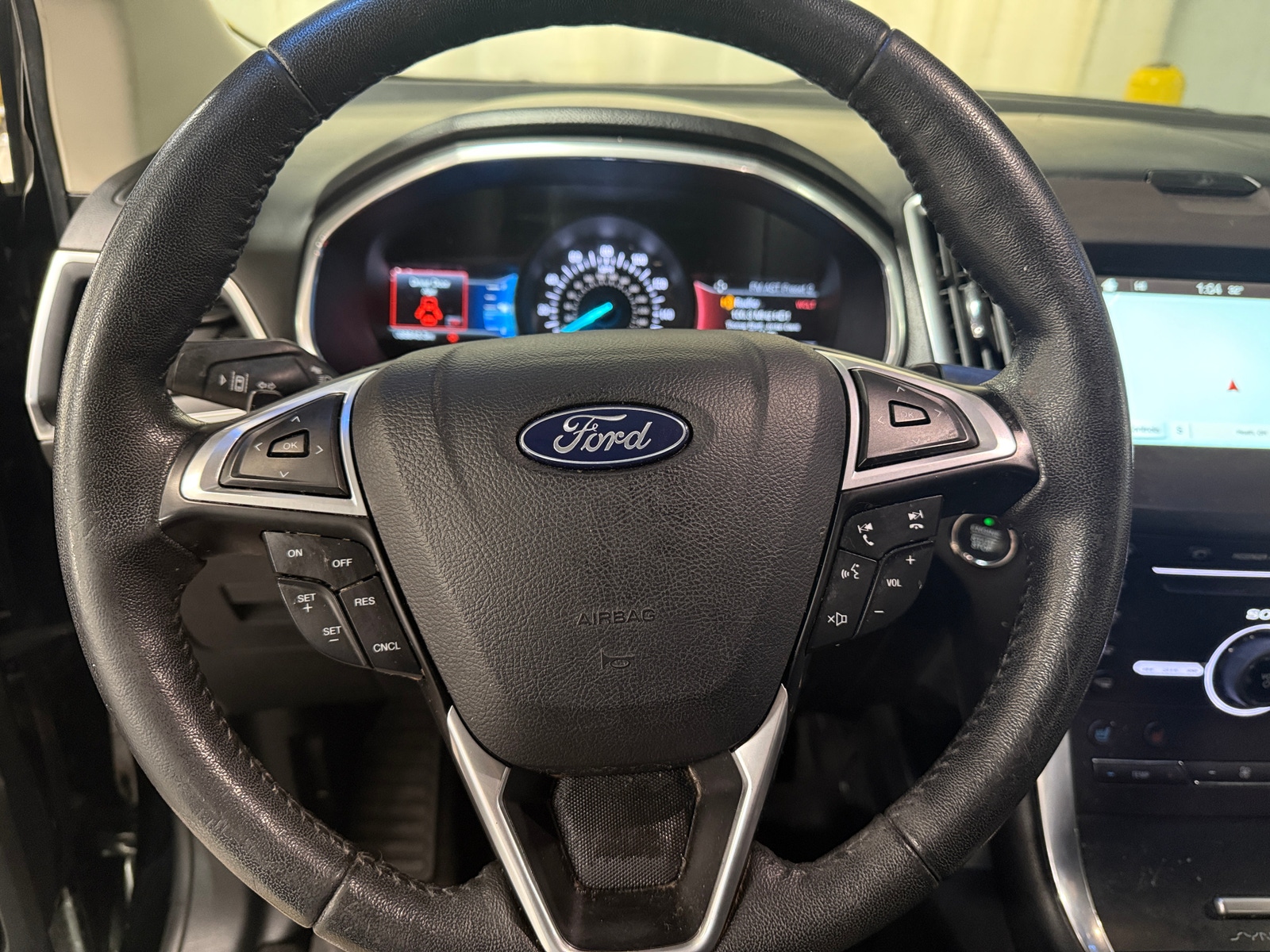 Thumbnail: 2016 Ford Edge - 4