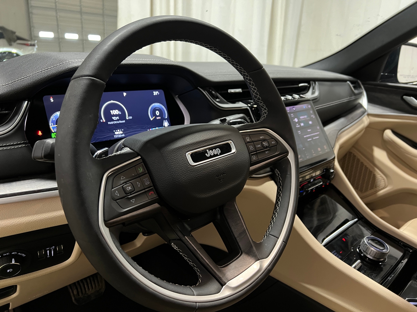 Thumbnail: 2023 Jeep Grand Cherokee - 4