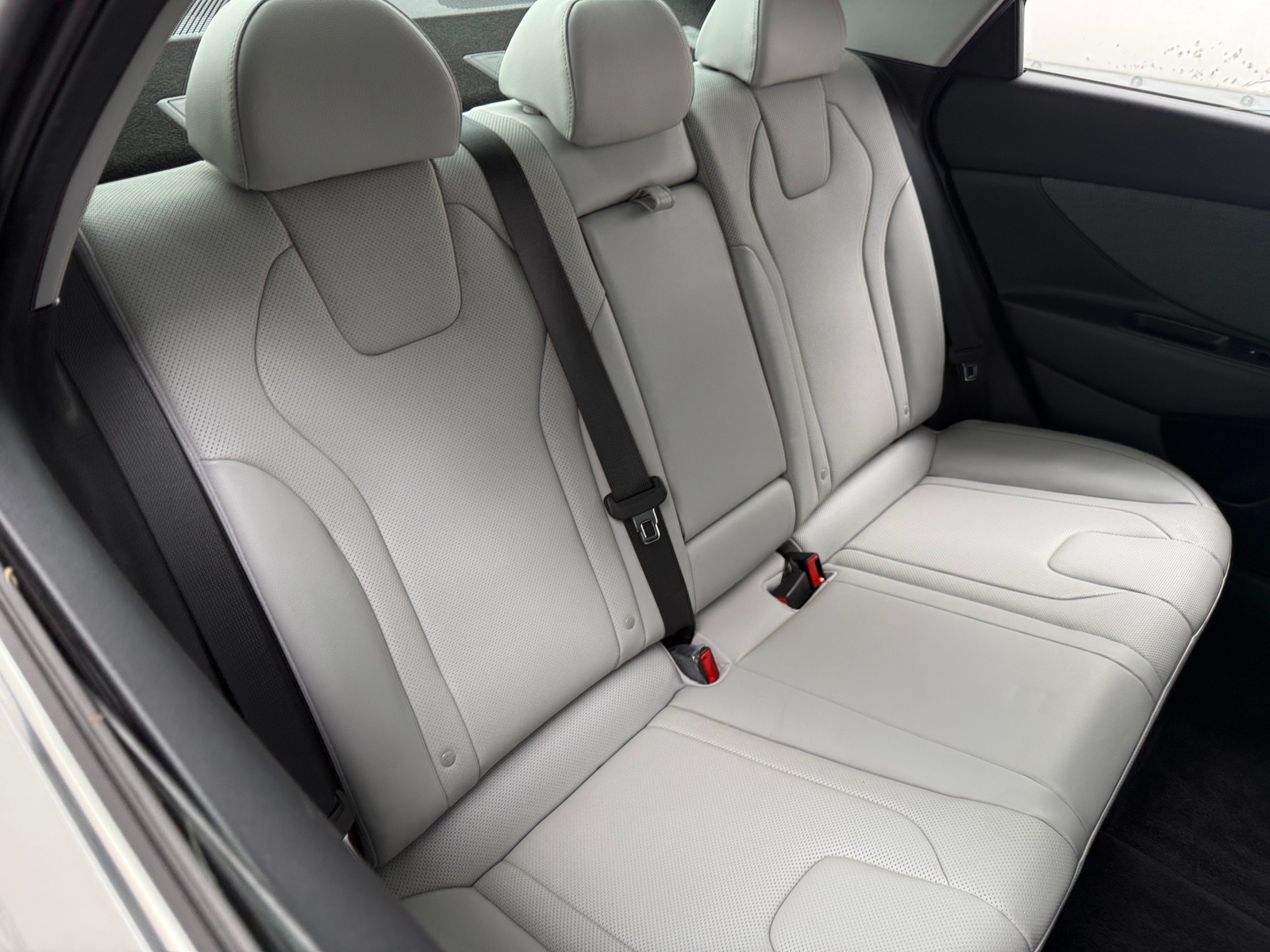 Thumbnail: 2023 Hyundai Elantra - 5