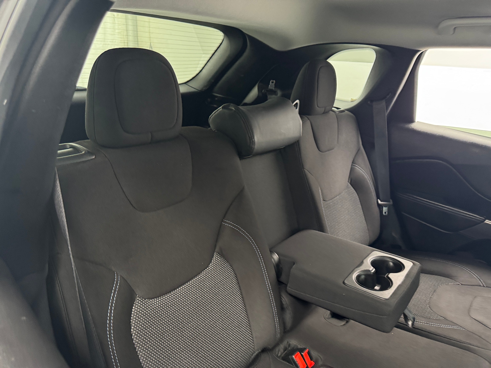 Thumbnail: 2020 Jeep Cherokee - 6